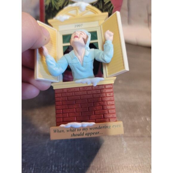 Away to the window 1997 Hallmark ornament Xmas decor - Picture 3 of 4